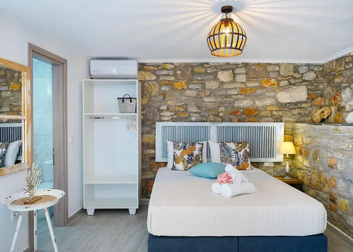 La Isla Χρυσή Αμμουδιά